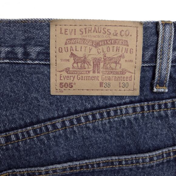 Vintage Levis 505 Jeans Mens 38x30 EUC Dark Blue Denim Retro - Picture 9 of 9